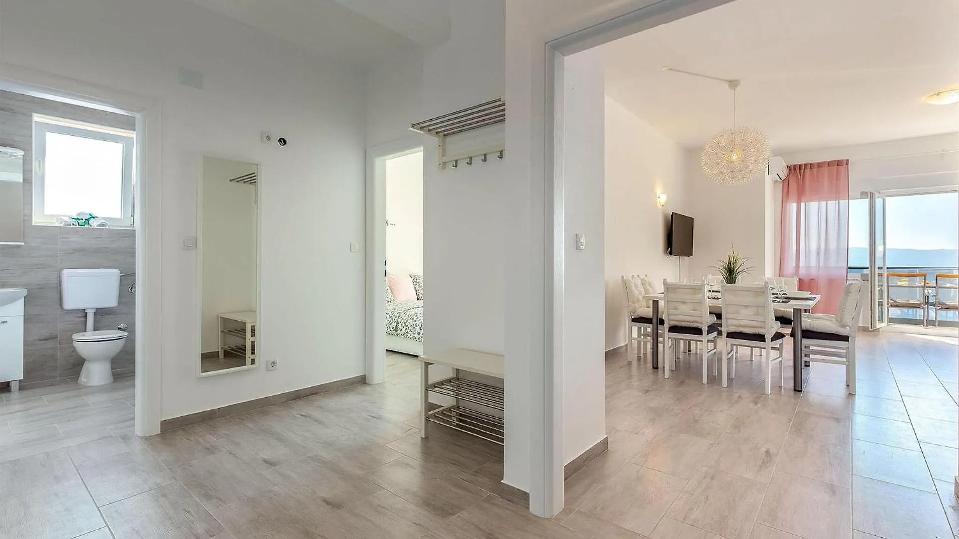 Cozy Apartment In Dramalj With Kitchen 0*,