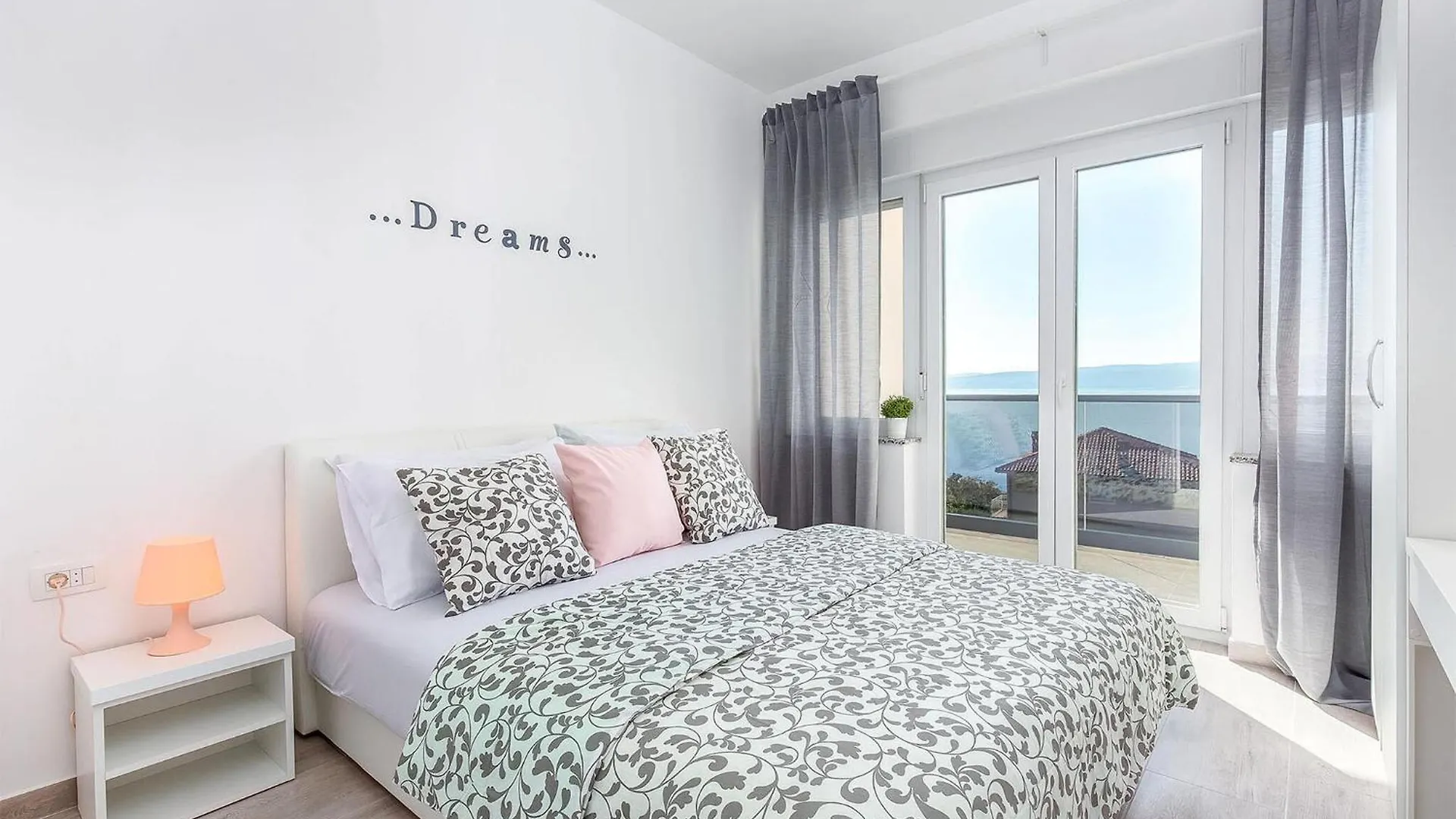 Cozy Apartment In Dramalj With Kitchen Croatia