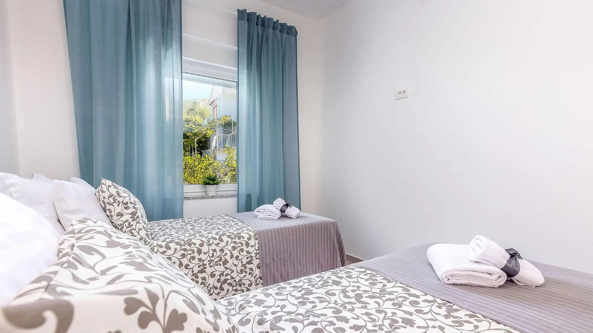 Cozy Apartment In Dramalj With Kitchen 0*,  Croatia